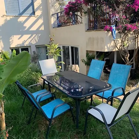Elias 2-bedroom Lower Apt On The With Pool Apartamento *