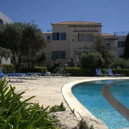 Apartamento Elias 2-bedroom Lower Apt On The With Pool Chania (Crete)