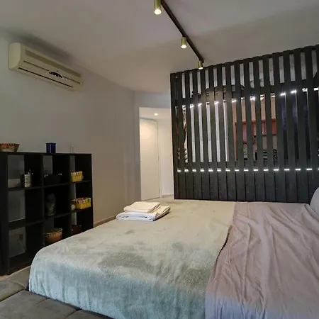 Apartamento Elias 2-bedroom Lower Apt On The With Pool