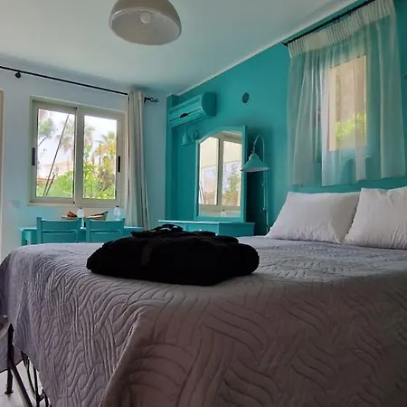 Elias 2-bedroom Lower Apt On The With Pool Apartamento *