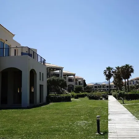 Διαμέρισμα Elias 2-bedroom Lower Apt On The With Pool Χανιά