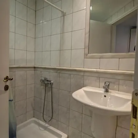 Apartamento Elias 2-bedroom Lower Apt On The With Pool La Canea