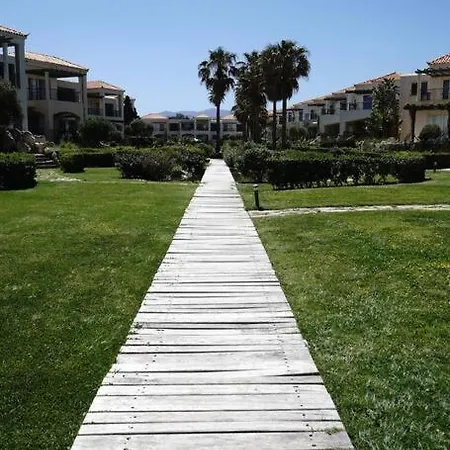 Elias 2-bedroom Lower Apt On The With Pool * Χανιά