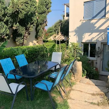 Διαμέρισμα Elias 2-bedroom Lower Apt On The With Pool Χανιά