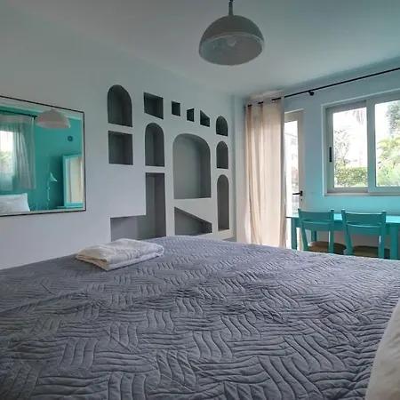 Elias 2-bedroom Lower Apt On The With Pool