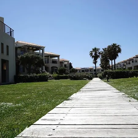 Elias 2-bedroom Lower Apt On The With Pool * La Canea