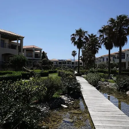 Elias 2-bedroom Lower Apt On The With Pool Διαμέρισμα