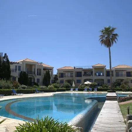 Elias 2-bedroom Lower Apt On The With Pool * Chania (Crete)